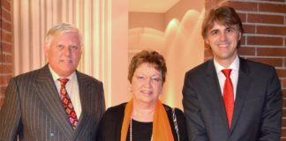 Thomas Kratochwill è il nuovo direttore vendite e marketing di Sappi Da sinistra a destra: Berry Wiersum – Rosemarie Asquino – Thomas Kratochwill