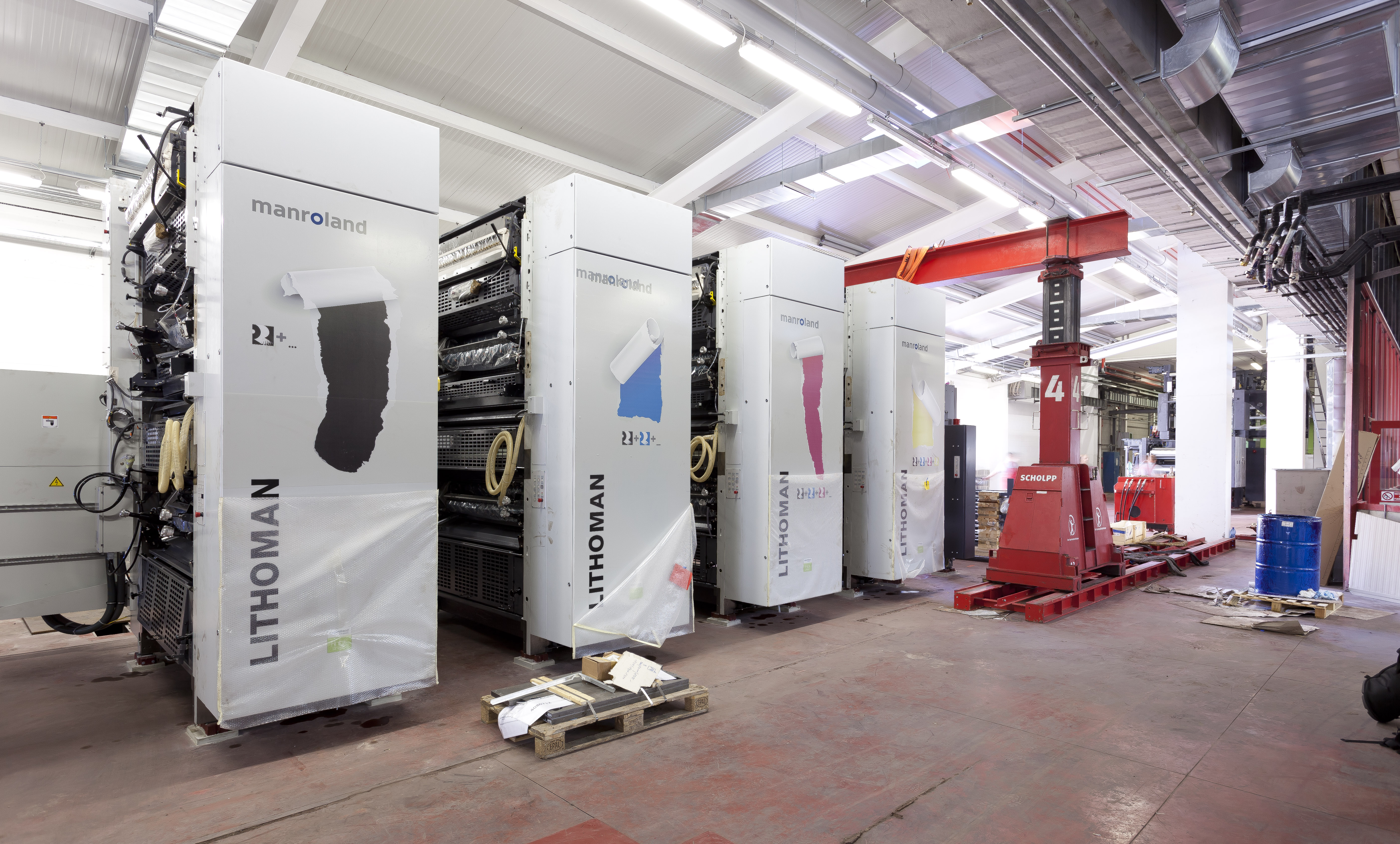 Il parco macchine offset di Rotolito Lombarda comprende ora 10 macchine a foglio e 14 a bobina Iniziata l’installazione della nuova manroland Lithoman IV 48 pagine presso Rotolito Lombarda.