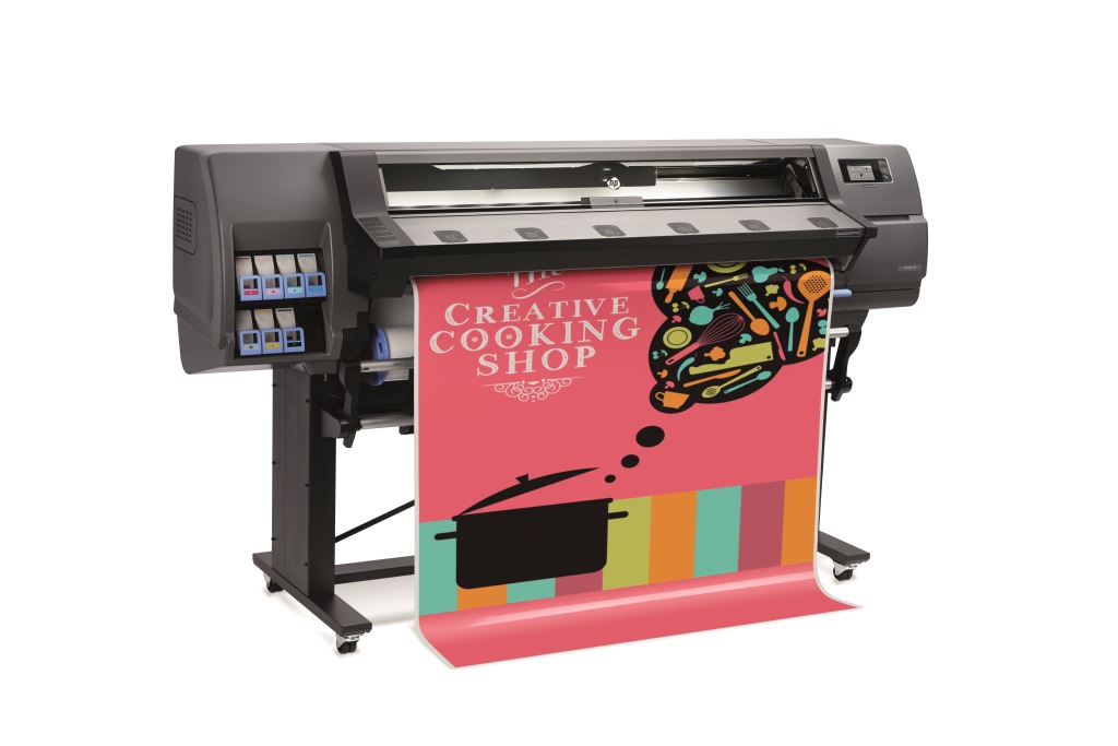 La stampa intelligente si chiama HP HP ha installato più di 21.500 stampanti HP Latex in tutto il mondo, incluse le stampanti della serie HP Latex 300 introdotte ad aprile, con clienti che stampano più di 280 milioni di metri quadri.