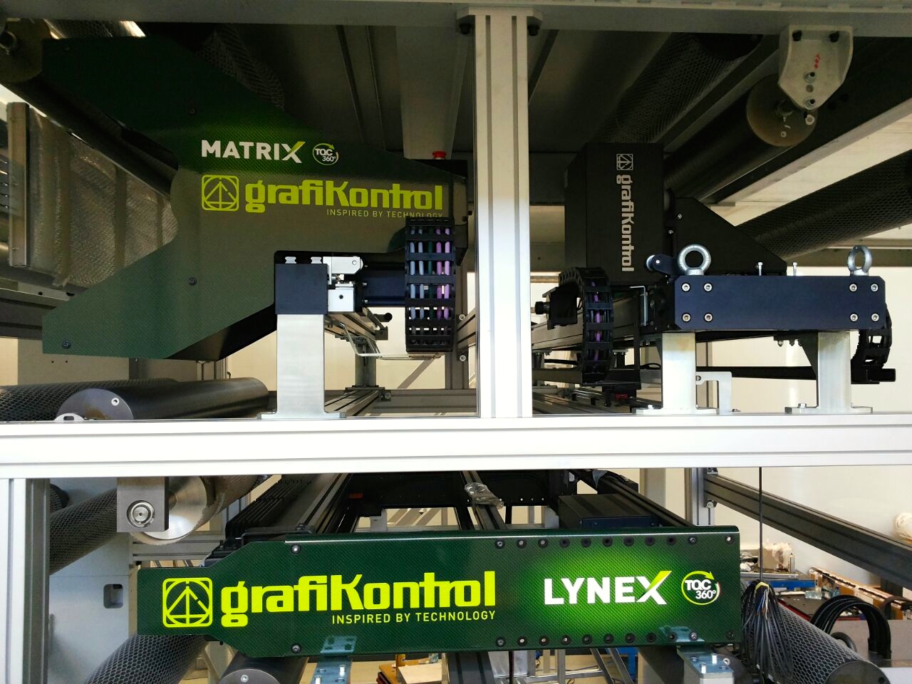 Controlli in stampa in tempo reale: Grafikontrol e la gamma rinnovata Progrex rappresenta la combinazione del sistema di controllo del processo di stampa Matrix e del sistema di ispezione al 100% Lynex.