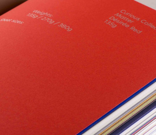 The Paper Book, il punto di riferimento per le carte creative Mentre prosegue il tour europeo di Pop’UP Exhibitions, il Gruppo francese presenta Paper Book, al servizio del mondo della creatività e delle aziende.