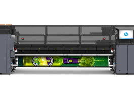 Le stampanti HP Latex 3500 e 3100 e la macchina da stampa per cartone ondulato HP Scitex 17000 hanno debuttato a Fespa HP Latex 3100.