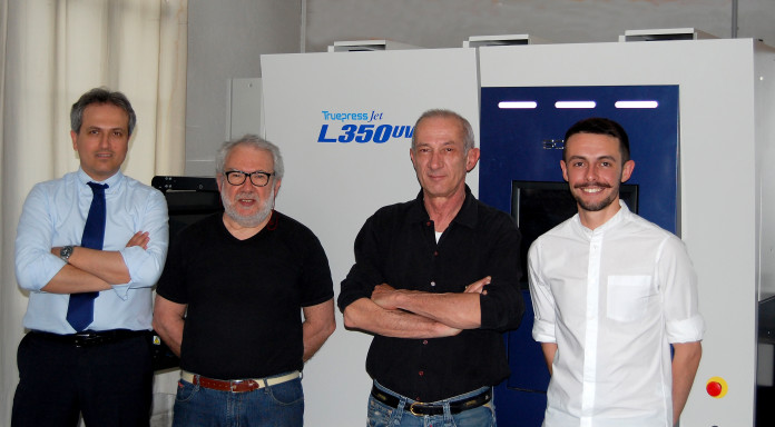Screen-Srl_Truepress-Jet-L3350UV_-Domenico-Beraldi-Innovation-Angelo-Meazza-Stefano-Rossetti-_-Marco-Mosca-Screen-srl Screen Srl + Truepress Jet L3350UV: Domenico Beraldi - Innovation; Angelo Meazza, Stefano Rossetti + Marco Mosca, Screen srl.