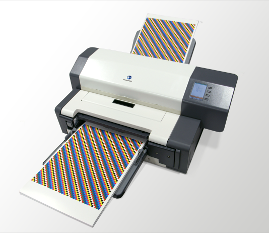 Lo spettrofotometro a scansione automatica di Konica Minolta