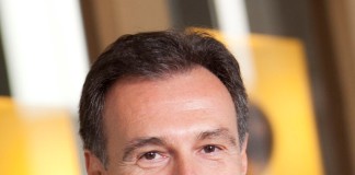 Avery Dennison nomina Georges Gravanis Presidente di Materials Group Gravanis ha conseguito un dottorato in Chimica dei polimeri presso l’Università Scientifica di Grenoble, in Francia.