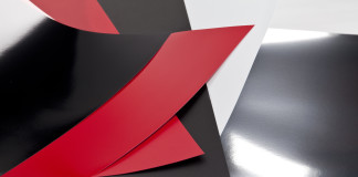 Splendorlux è la famiglia di carte e cartoncini con lucidissima finitura cast-coated di Fedrigoni