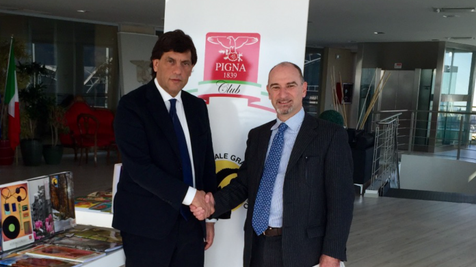 Da sinistra, Giorgio Jannone (Cartiere Pigna) e Johann Kral (AD Arti Group, Bavaria Industries Group).