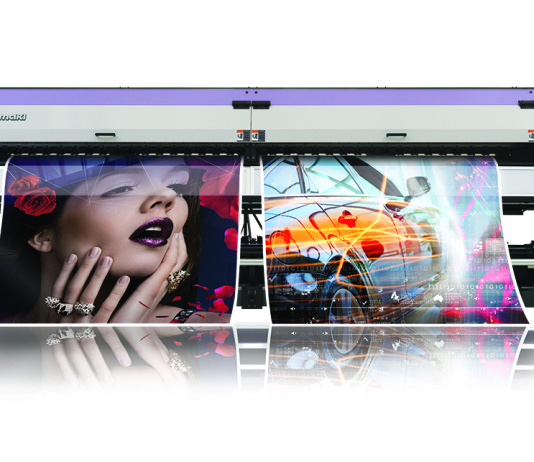 Mimaki si aggiudica tre premi European Digital Press Association, EDP La nuova stampante Mimaki UJV55-320 può utilizzare due bobine diverse dello stesso supporto per una produzione simultanea di due lavori.