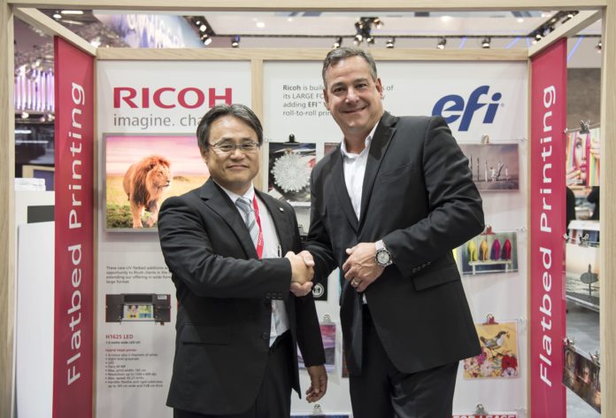 EFI_Tad Furushima (Ricoh) & Frank Mallozzi (EFI) Tad Furushima di Ricoh con Frank Mallozzi di EFI.