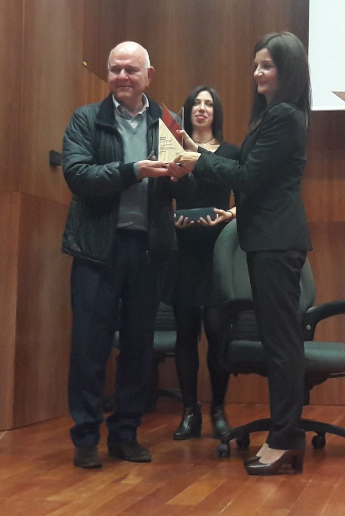 omi-2016 Assocarta premia Giuseppe Giustacchini, Presidente di Ingros Carta Giustacchini.