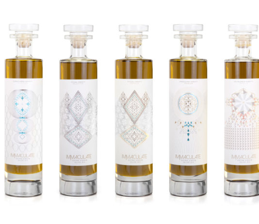 Arconvert presenta le carte autoadesive 100% antimacchia