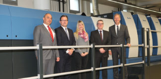 Kba e Flint insieme sugli inchiostri convenzionali Holger Winkler, responsabile acquisti di Kba-Sheetfed, Richard Wilson direttore tecnico e coordinamento SF, Anne Just, acquisti, Doug Aldred, presidente della divisione Packaging and Narrow Web Ddi Flint Group e Ralf Sammeck, Ceo di Kba-Sheetfed.