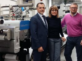 Eurolabel ha installato la Gallus ECS 340 a 11 gruppi stampa Da sinistra Aldo Franco, Direttore commerciale di Erolabel, Elisabetta Brambilla, Presidente, Andrea Citernesi e Carlo Tessera di Heidelberg Italia.