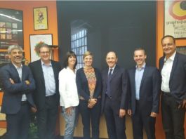 A tutta flexo… Italia protagonista, aspettando BestinFlexo Da sinistra: Ignaci Cusi, Xavier Boadas, Debbie Waldron- Hoines, Beatrice Klose, Sante Conselvan, Wim Buyle, Emmanuel Chaud.