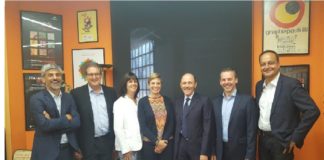 A tutta flexo… Italia protagonista, aspettando BestinFlexo Da sinistra: Ignaci Cusi, Xavier Boadas, Debbie Waldron- Hoines, Beatrice Klose, Sante Conselvan, Wim Buyle, Emmanuel Chaud.