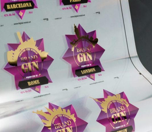 Prima mondiale: macchina per stampa digitale da bobina a bobina con unità di metallizzazione integrata