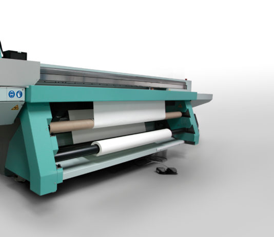 Il lancio ufficiale della flatbed entry-level Acuity 15