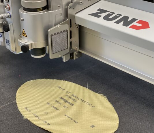 Zund digitalizza la marcatura con la testa di stampa inkjet integrabile