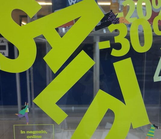 Guandong, allestimenti in-store per le promozioni di gennaio