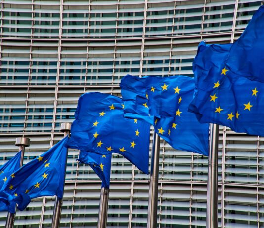 Regolamento UE per il riuso, viaggio nella filiera del riciclo