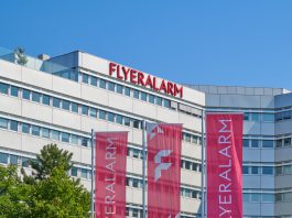 Flyeralarm ottimizza i processi web-to-print con i software Durst