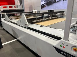 Live da drupa. Zünd, il taglio è personale