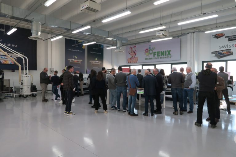 Fenix Digital Group e swissQprint: innovazione e sostenibilità nella stampa UV