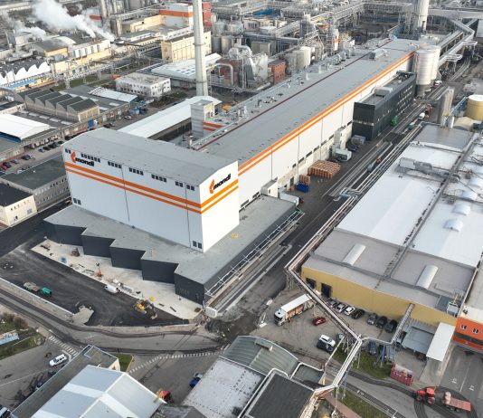 Mondi, nuova macchina per la produzione di carta a Štětí