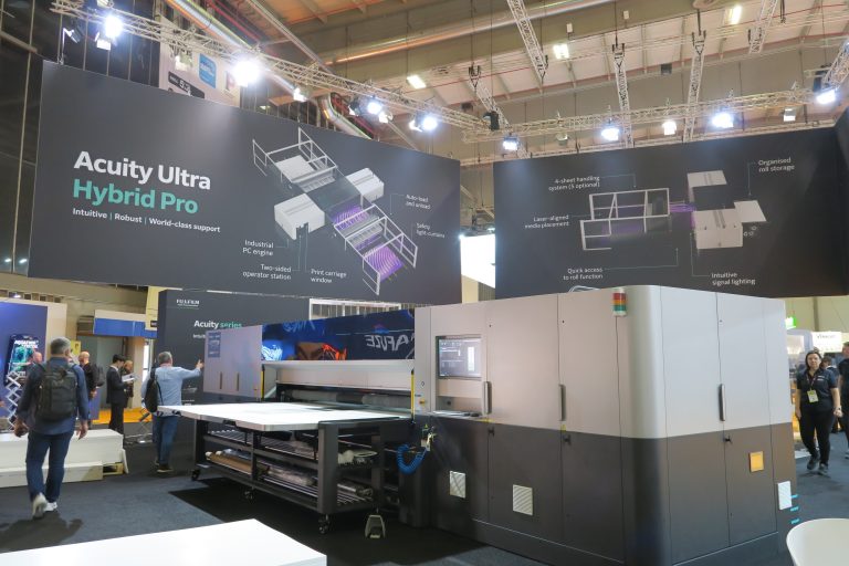 Fujifilm a Fespa si fa in due tra stampa in grande e inchiostri