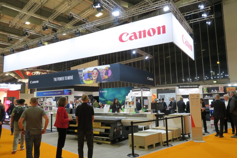 La linea delle applicazioni Canon attira l’attenzione a Fespa