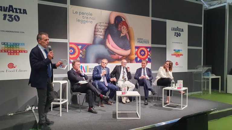 Federazione Carta Grafica al Salone del Libro di Torino: lettura su carta e scrittura a mano essenziali per lo sviluppo psicofisico dei giovani