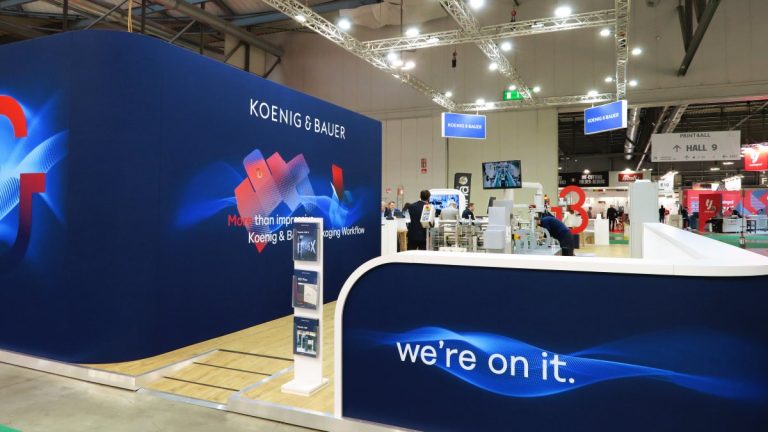 Grazie a Koenig & Bauer, print4All prende la piega giusta