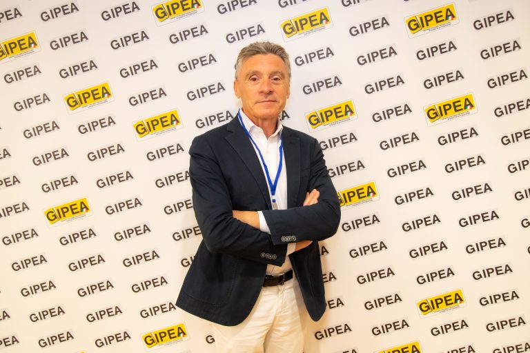 Gipea, la nuova era delle etichette