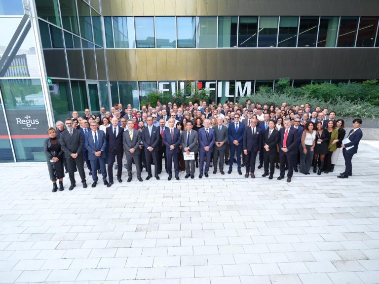 Innovazione, sostenibilità e benessere al centro del lavoro: Fujifilm inaugura la nuova sede italiana