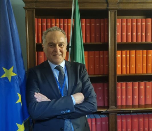 Rinnovo CCNL cartai e cartotecnici 2026–2028: aumento salariale e focus su giovani e sicurezza