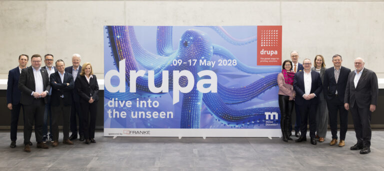 drupa 2028: nuova brand identity per guidare l’era delle soluzioni di stampa interconnesse