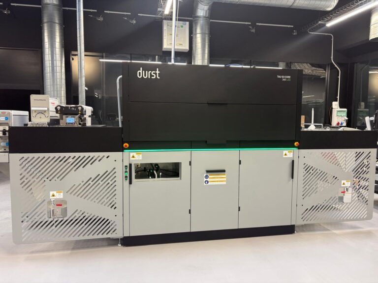 Durst TAU G3 core LED: Amonn Print accelera nella stampa digitale di etichette