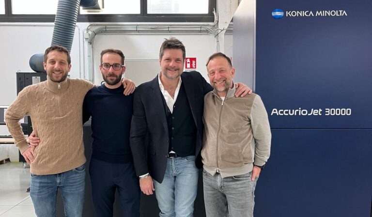 Konica Minolta: prima vendita europea per AccurioJet 30000, installazione da Grafica EFFE2