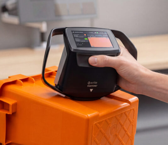 X-Rite Pantone presenta Spectura per il controllo connesso del colore
