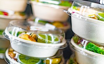 Active and intelligent packaging, food preservation and waste reduction