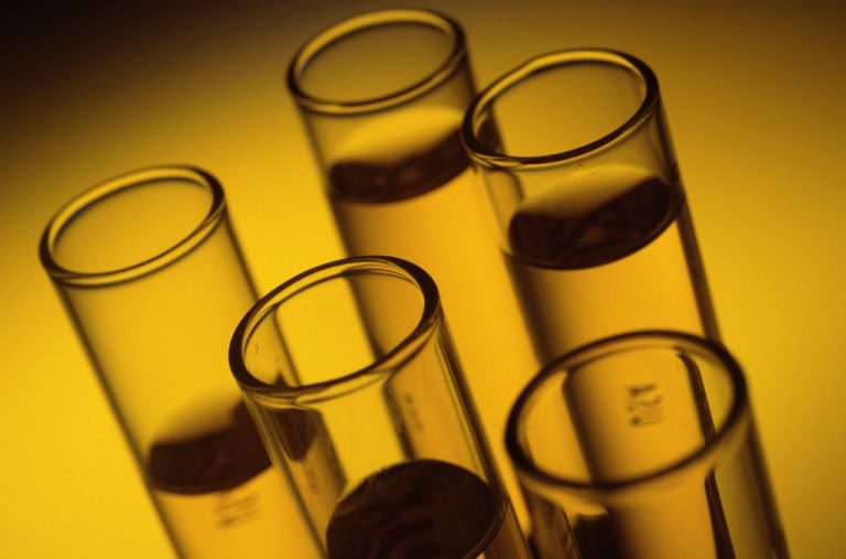 Acido tranexamico in varie matrici: derivatizzazione assistita da microonde seguita da microestrazione liquido-liquido