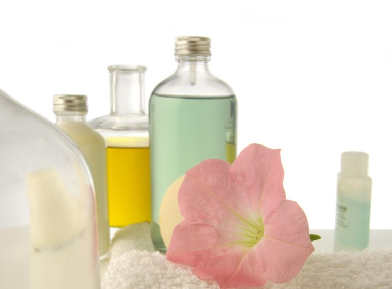 Interazioni con il packaging: caratterizzazione meccanica e fisico-chimica delle bottiglie in acido polilattico