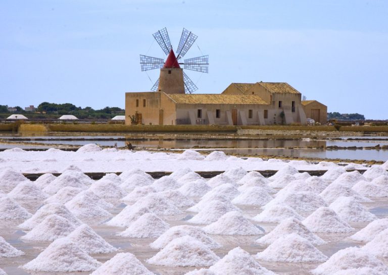 Formulazioni con acqua vergine delle saline