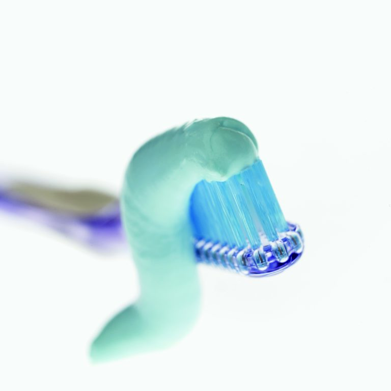 Dentifrici contenenti fluoro sul mercato indiano