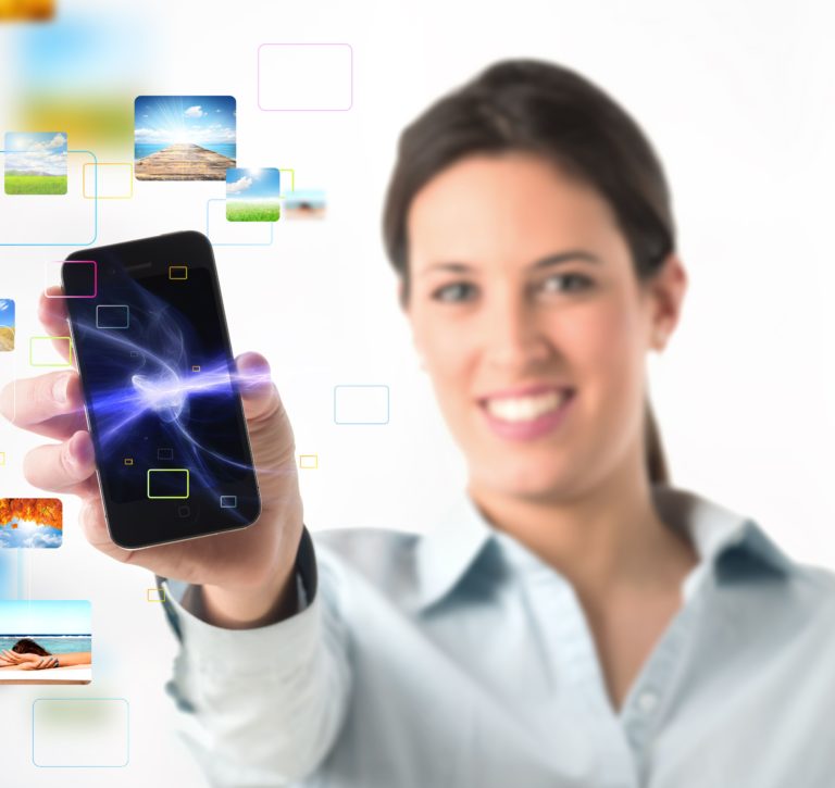 Prodotti antiage e luce emessa da smartphone