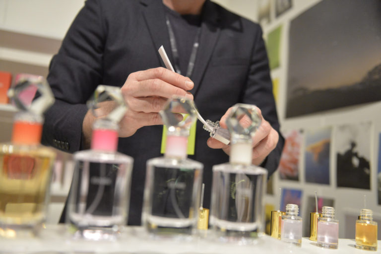 Vendite online: rischi e opportunità per la profumeria artistica