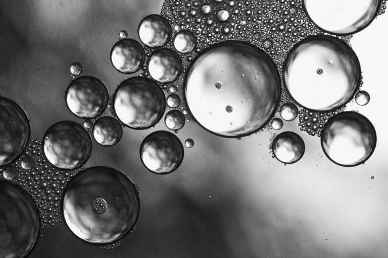 Nanoparticelle lipidiche caricate con molecole attive