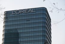 Armani: possibile acquisizione da parte di L’Oréal in seguito al testamento
