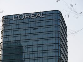 Armani: possibile acquisizione da parte di L’Oréal in seguito al testamento