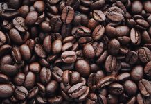 Scrub da fondi di caffè ed emulsionanti ecocompatibili Caffè skincare